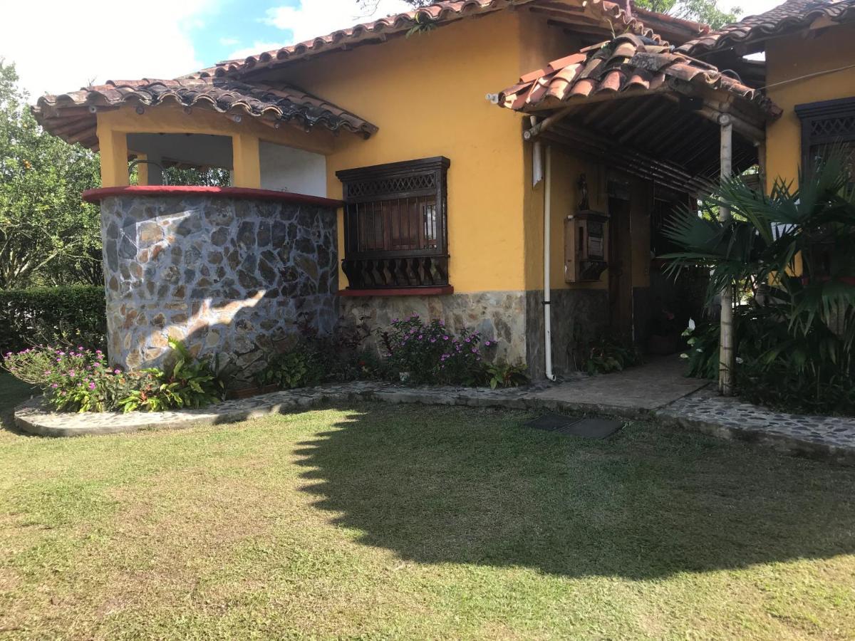 Hotel Del Campo Quimbaya Exterior photo